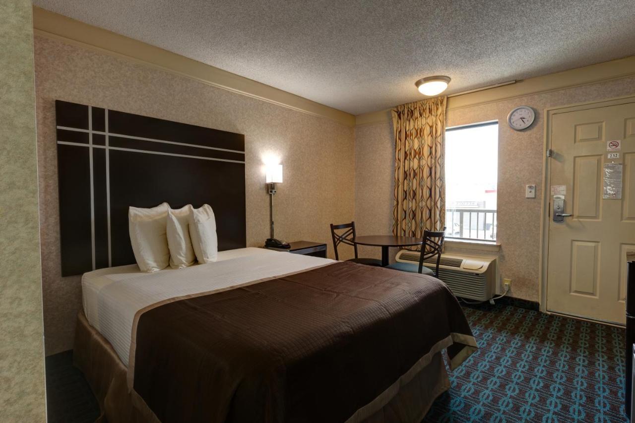 Deluxe Inn - Fayetteville I-95 מראה חיצוני תמונה