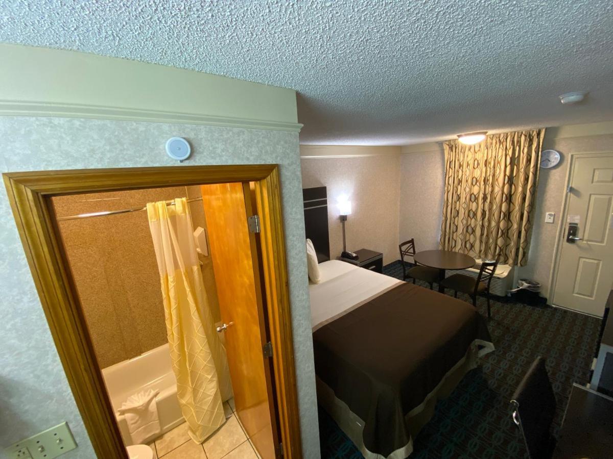 Deluxe Inn - Fayetteville I-95 מראה חיצוני תמונה