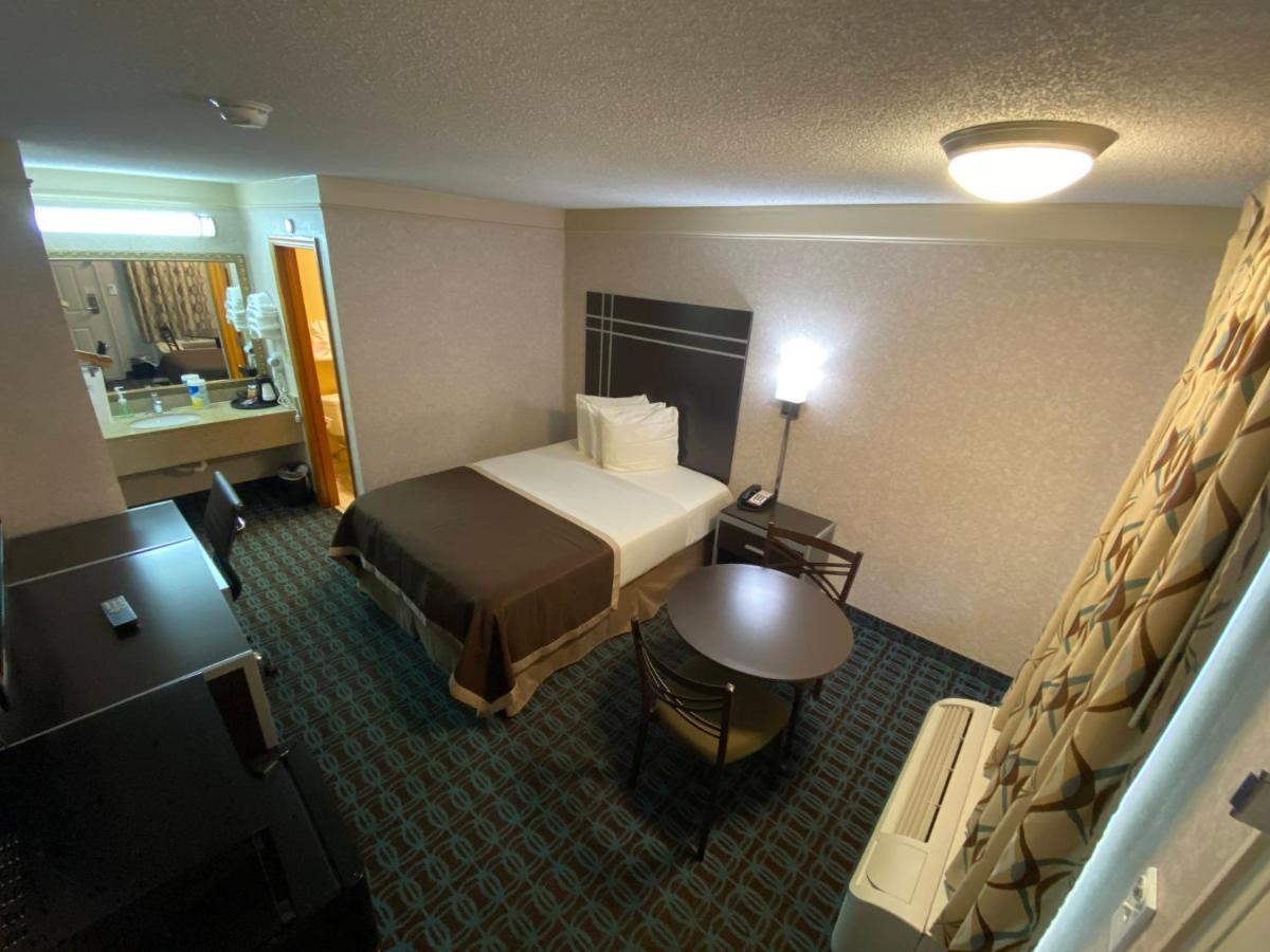 Deluxe Inn - Fayetteville I-95 מראה חיצוני תמונה
