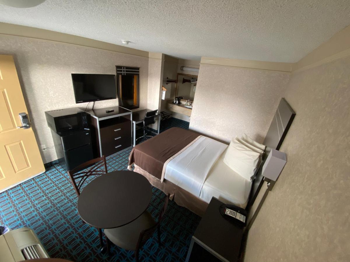 Deluxe Inn - Fayetteville I-95 מראה חיצוני תמונה