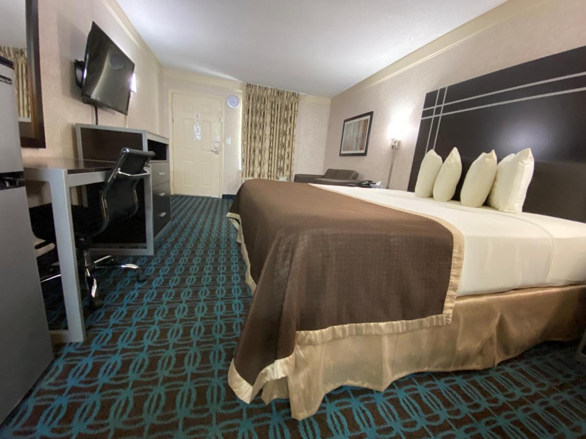 Deluxe Inn - Fayetteville I-95 מראה חיצוני תמונה