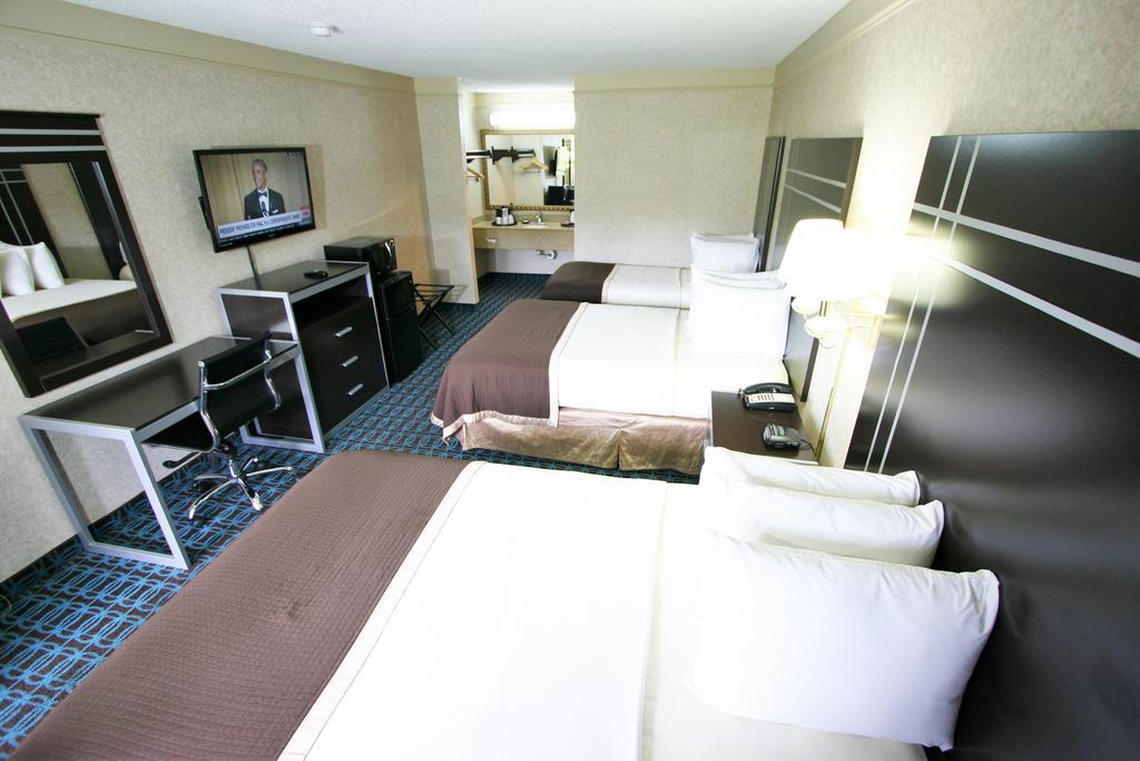 Deluxe Inn - Fayetteville I-95 מראה חיצוני תמונה
