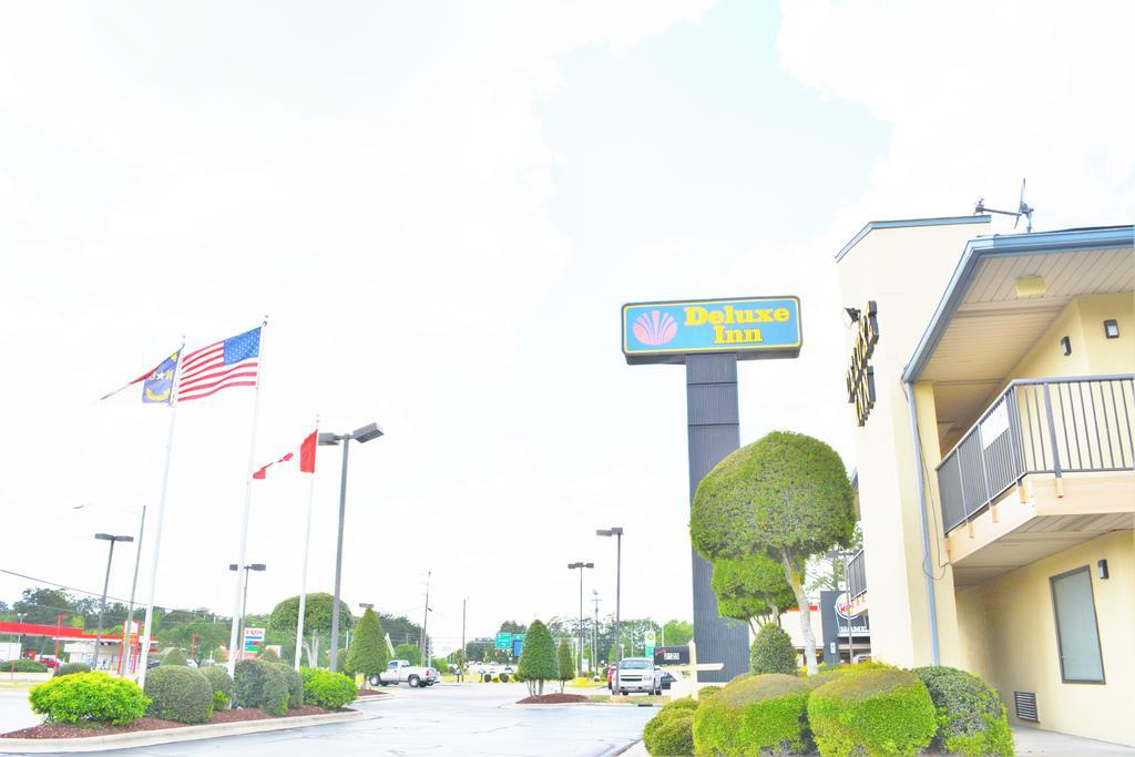 Deluxe Inn - Fayetteville I-95 מראה חיצוני תמונה