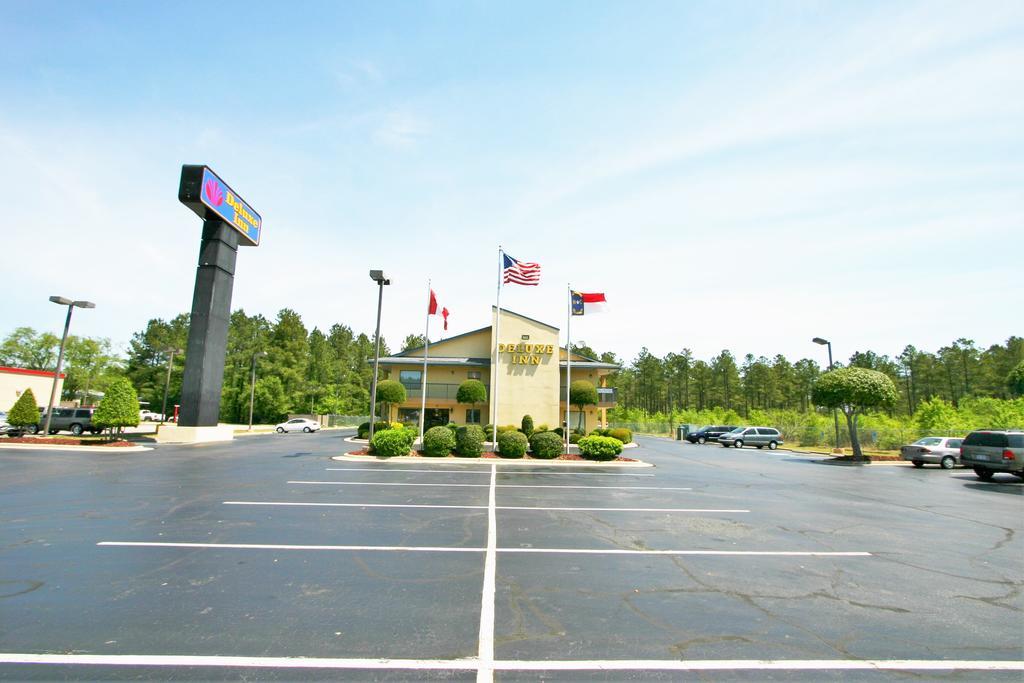 Deluxe Inn - Fayetteville I-95 מראה חיצוני תמונה