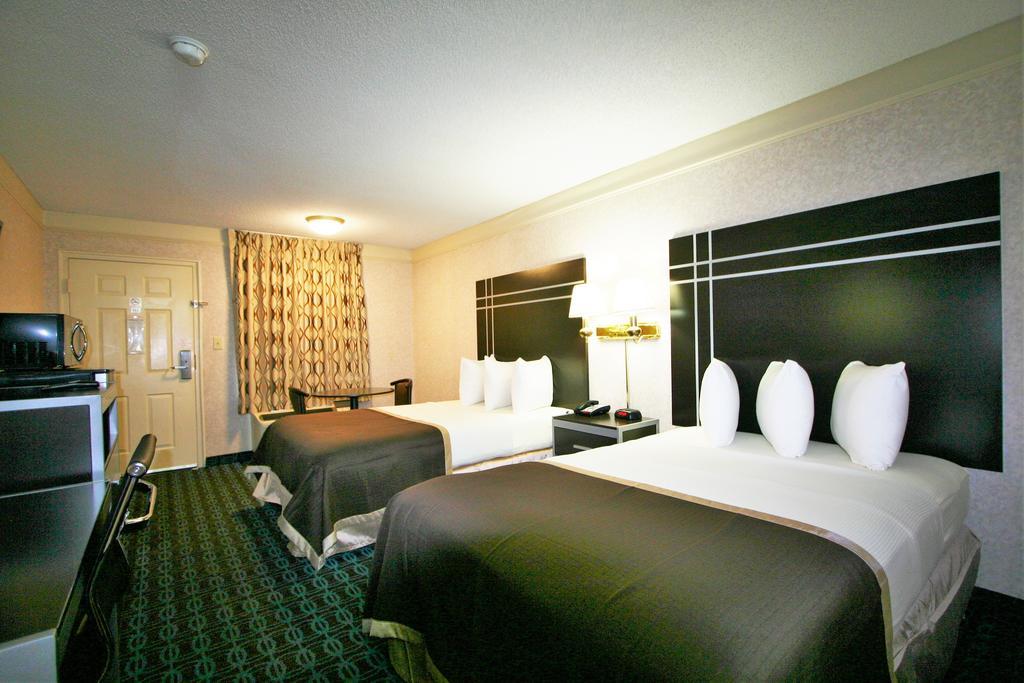 Deluxe Inn - Fayetteville I-95 מראה חיצוני תמונה
